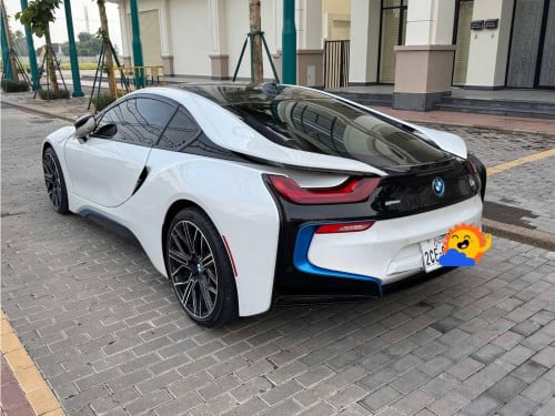 BMW i8 full Option 2015 Auto Check 89ពិន្ទុ​​ ម្ចាស់ផ្ទាល់​​ ​​100គម សុីសាំង​ 4លីតប៉ុណ្ណោះ