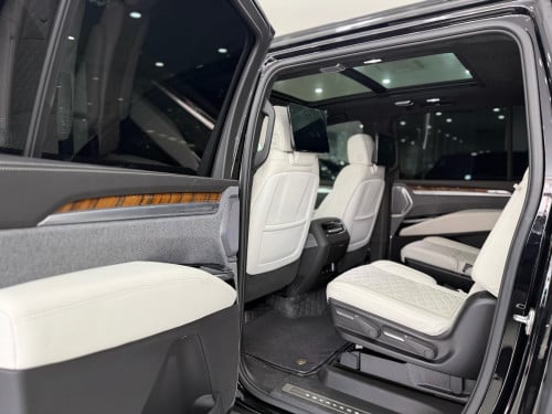 Cadillac Escalade ESV Sports platinum Black edition 2025 Full