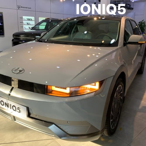 Clear Stock EV Car IONIQ5