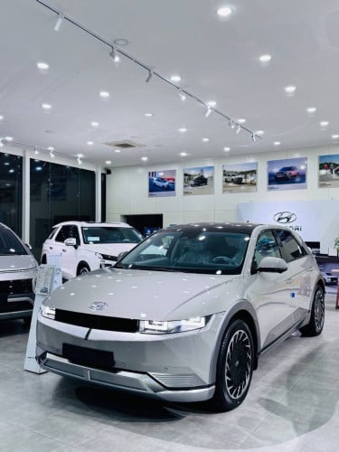 Clear Stock EV Car IONIQ5