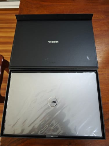 Dell Precision 5570 i7-12700H/32GB/512GB/RTX A1000/15.6 15.6 inch FHD+ 500nits /Win11 Pro Licensed.