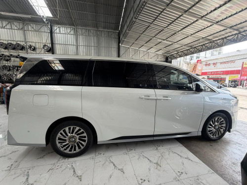 GAC GN8 2025 36000$ ចរចា