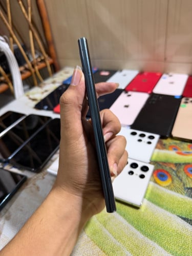 Galaxy S22 Ultra 512G ក្រុមហ៊ុន សុីម2 សំណុំសុីន ស្អាត98% 375$