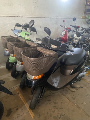 HONDA DIO CESTA ម៉ូតូជប៉ុនក្រដាសពន្ធស្អាតៗគីឡូតិច​ មូយទឹកពីជប៉ុនផ្ទាល់​ មិនទាន់ជិះស្រុកខ្មែរ
