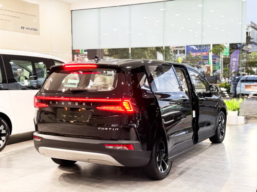 Hyundai CUSTIN តម្លៃពិសេសខ្លាំង