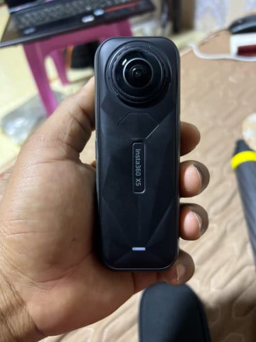 Insta360 x5
