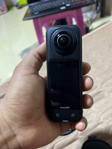 Insta360 x5