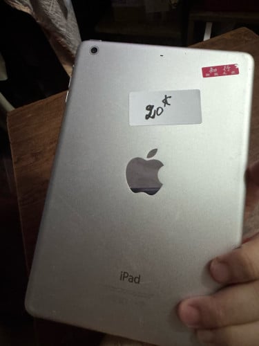 iPad Mini 2 16G មានតែ Wifi អេក្រង់ចូលដីដូចរូប