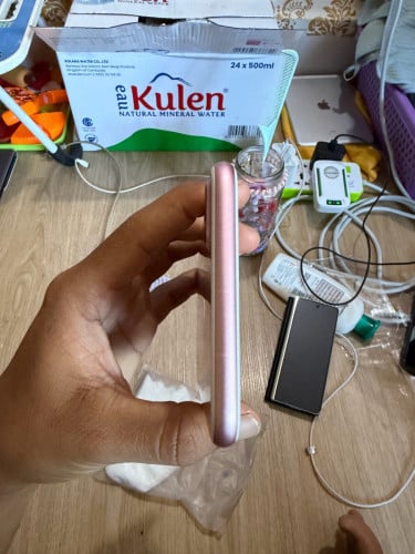 IPhone 7 Plus 128GB អេក្រង់ហ្សុីន មានស្កេន