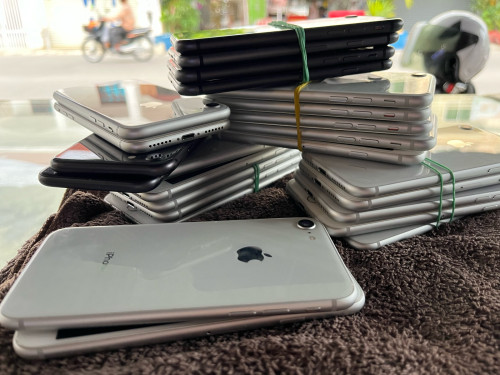 iPhone 8 New 99% ហ្សុីន 64G មានស្កេន