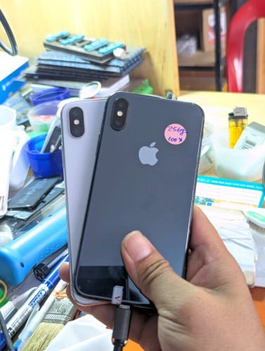 Iphone X 64G តម្លៃ75  ថ្មដូរហើយ ធានាអត់ជាប់Icloud ឬ បាយផាស់