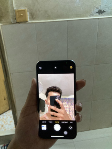 iphone XS 64g ពណ៌​ស​ អេក្រង់​ហ្សុីន​ មានស្គេន​ តួ98