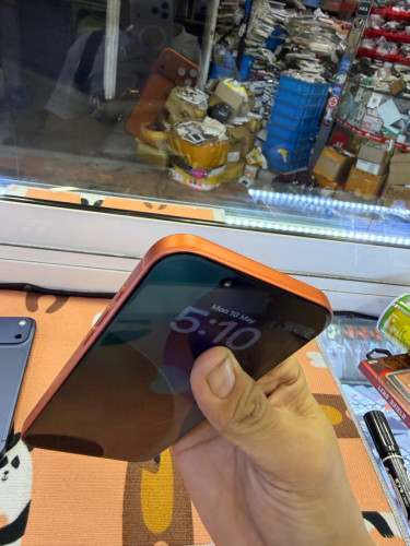 Iphone17promax ZA battery 100% 1230$