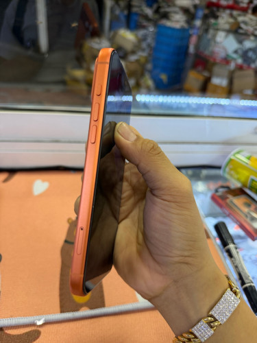 Iphone17promax ZA battery 100% 1230$