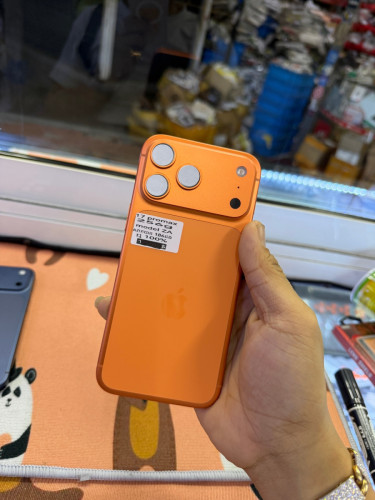 Iphone17promax ZA battery 100% 1230$