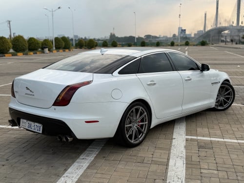 Jaquar XJL តួវែង 2014 Full