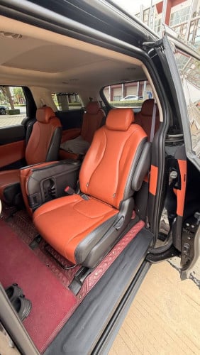 KIA grand Carnival 2022 Full Option ខ្លាញ់គោក្រុមហ៊ុន