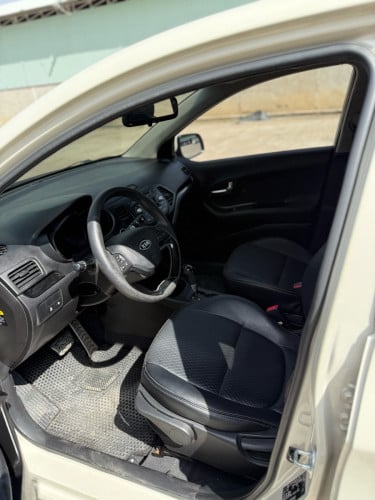 Kia morning 2012 full fsport smart key ឡានស្អាត អត់បុកប៉ះ អត់ច្រេសពុក