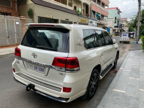 Land Cruiser ឡង់ 2010 ឡើង 21 ម្ខាស់ផ្ទាល់