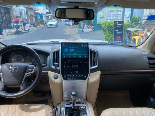 Land Cruiser ឡង់ 2010 ឡើង 21 ម្ខាស់ផ្ទាល់