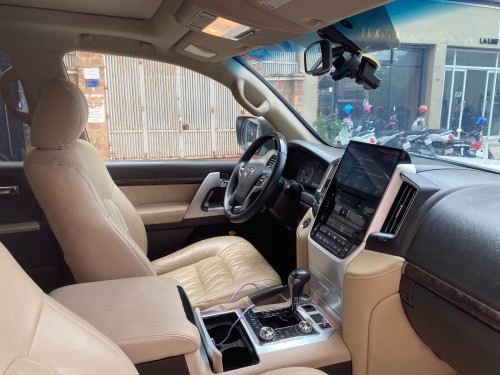 Land Cruiser ឡង់ 2010 ឡើង 21 ម្ខាស់ផ្ទាល់