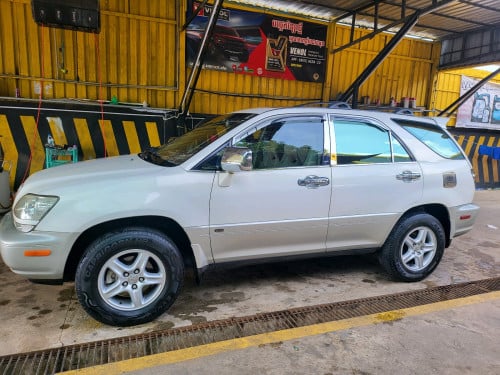 Lexus 300, P2, 2001 Gas