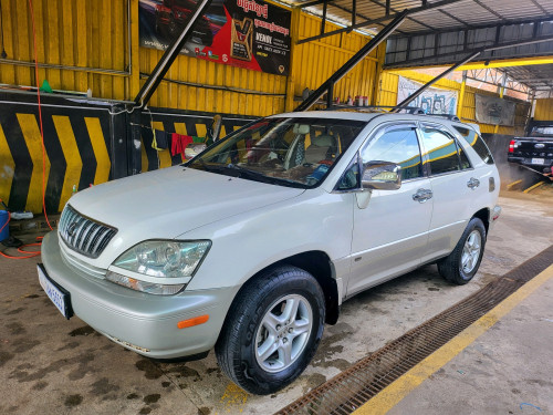 Lexus 300, P2, 2001 Gas