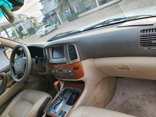 lexus lx 470 ឆ្នាំផលិត 2005