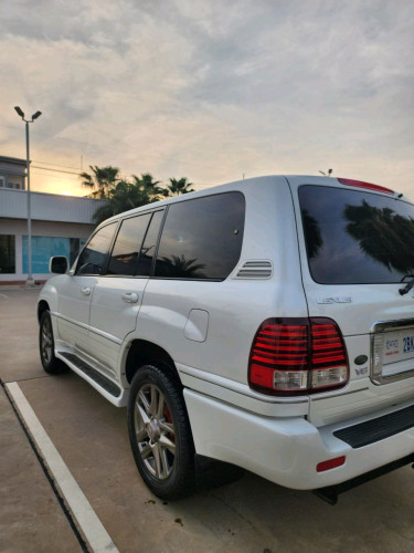 lexus lx 470 ឆ្នាំផលិត 2005