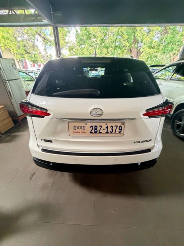 Lexus nx200t 2017 F sport ប៉ុង2 ប៉ូតុង6