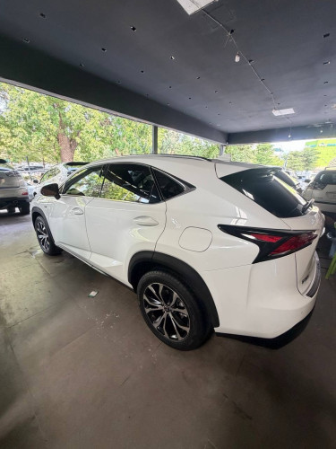 Lexus nx200t 2017 F sport ប៉ុង2 ប៉ូតុង6