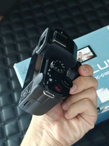 Lumix G100