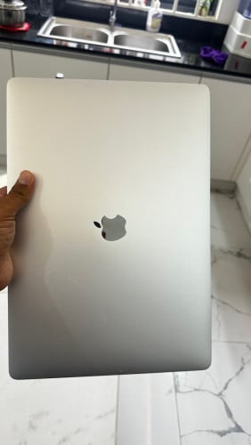 MacBook Pro 2017 15inch Core I7 16G 256G