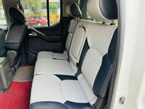 NAVARA 06ប៉ុង2ឡានខ្ចី
