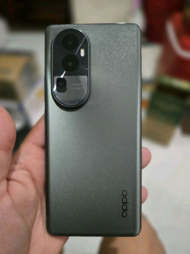 Oppo Reno10 5G CH RAM 12+4& 512G ស្ទើរតួ មានតែទូរសព្ទទេ