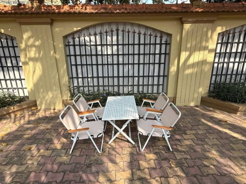 Outdoor picnics set