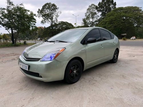 Prius 2008 h-full