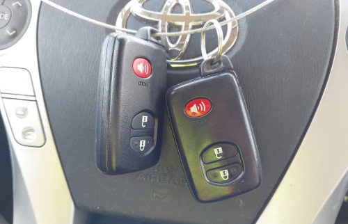 Prius 2012 Option 2 ពណ៌ស