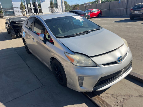 Prius 2013 Option 2 ពណ៌ទឹកប្រាក់