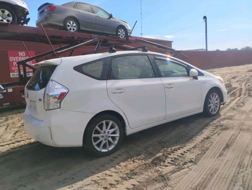 Prius V 012 opt.5 Adv (មកដល់ខែ៦)