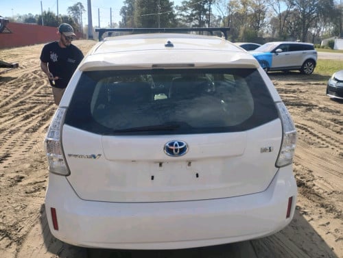 Prius V 012 opt.5 Adv (មកដល់ខែ៦)