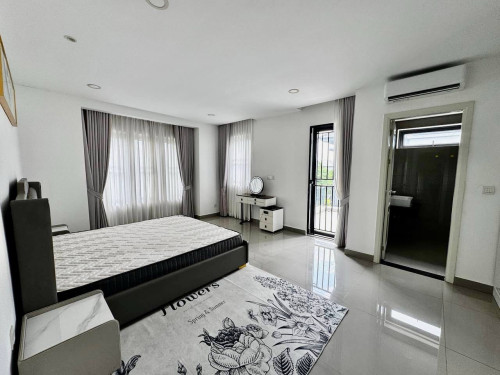 Queen Villa for Rent