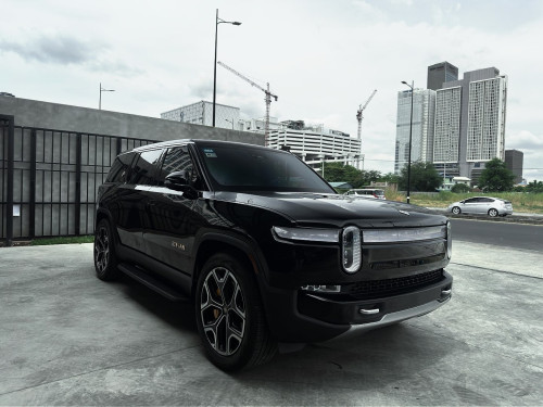 Rivian R1S EV ឡានមួយទឹកម្ចាស់ដើមទិញថ្មីថែខ្លាំង ឡាននៅស្អាតខ្លាំងគីឡូតិច