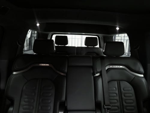 Rivian R1S EV ឡានមួយទឹកម្ចាស់ដើមទិញថ្មីថែខ្លាំង ឡាននៅស្អាតខ្លាំងគីឡូតិច