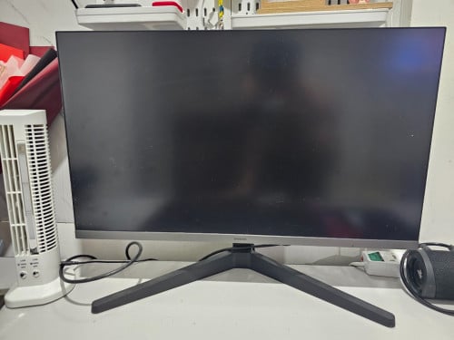 Samsung Essential S3 27-inch computer
