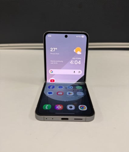 Samsung Z Flip 6 5G(12g+256g) របស់ក្រុមហ៊ុន នៅស្អាត 99%