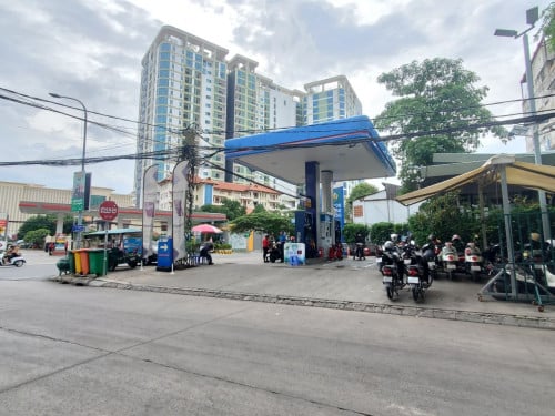Shophouse For rent near Wat Phnom