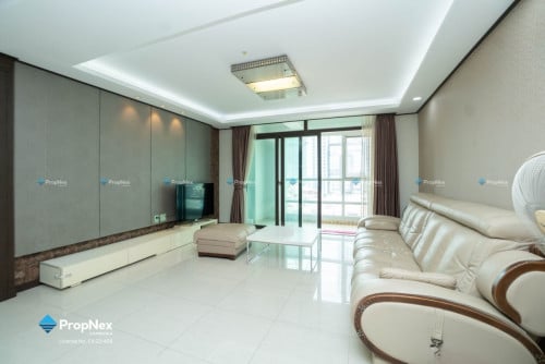 Spacious 3-Bedroom Condo for Rent | BKK1