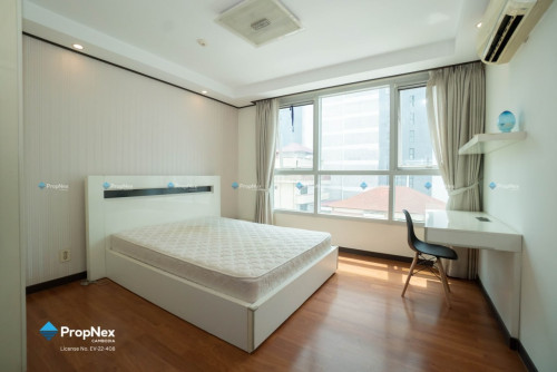 Spacious 3-Bedroom Condo for Rent | BKK1