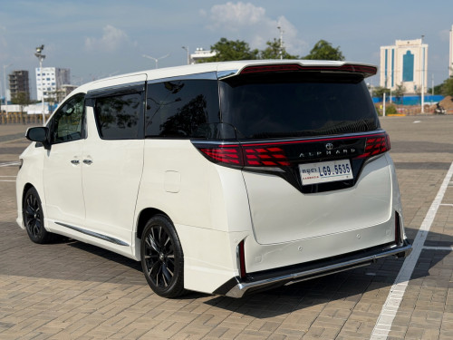Toyota Alphard 2010 ឡើង 2025 ( ដំបូលផ្កាយ )